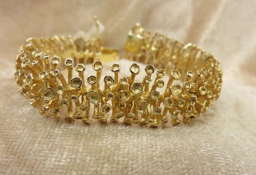 Armband in Korallenform – bereits verkauftes Archivstück